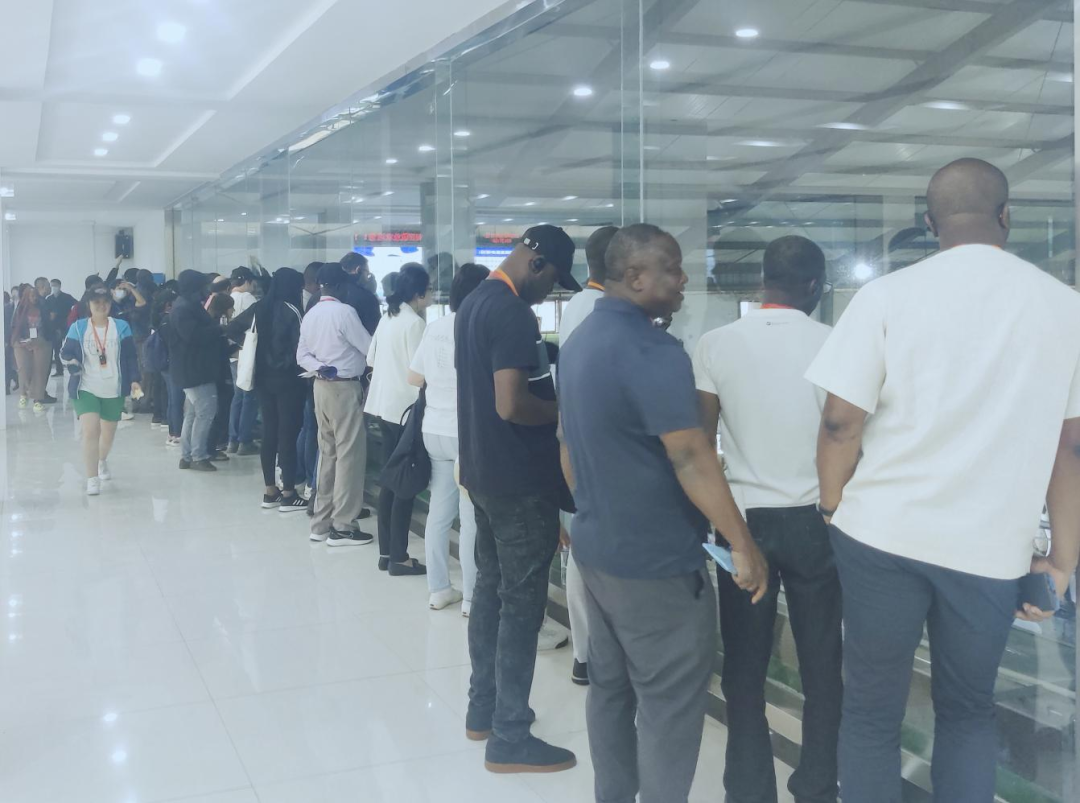 北京大學(xué)南南合作與發(fā)展學(xué)院教授、全球伙伴關(guān)系主任周詠梅一行蒞臨花花牛平輿瑞亞牧業(yè)參觀調(diào)研