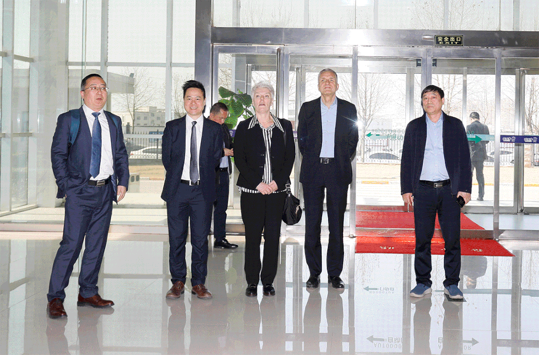 深化合作交流 互信共贏發(fā)展丨瑞典愛克林公司首席執(zhí)行官 Ms.Marie Samuelsson 一行蒞臨花花牛乳業(yè)集團參觀座談