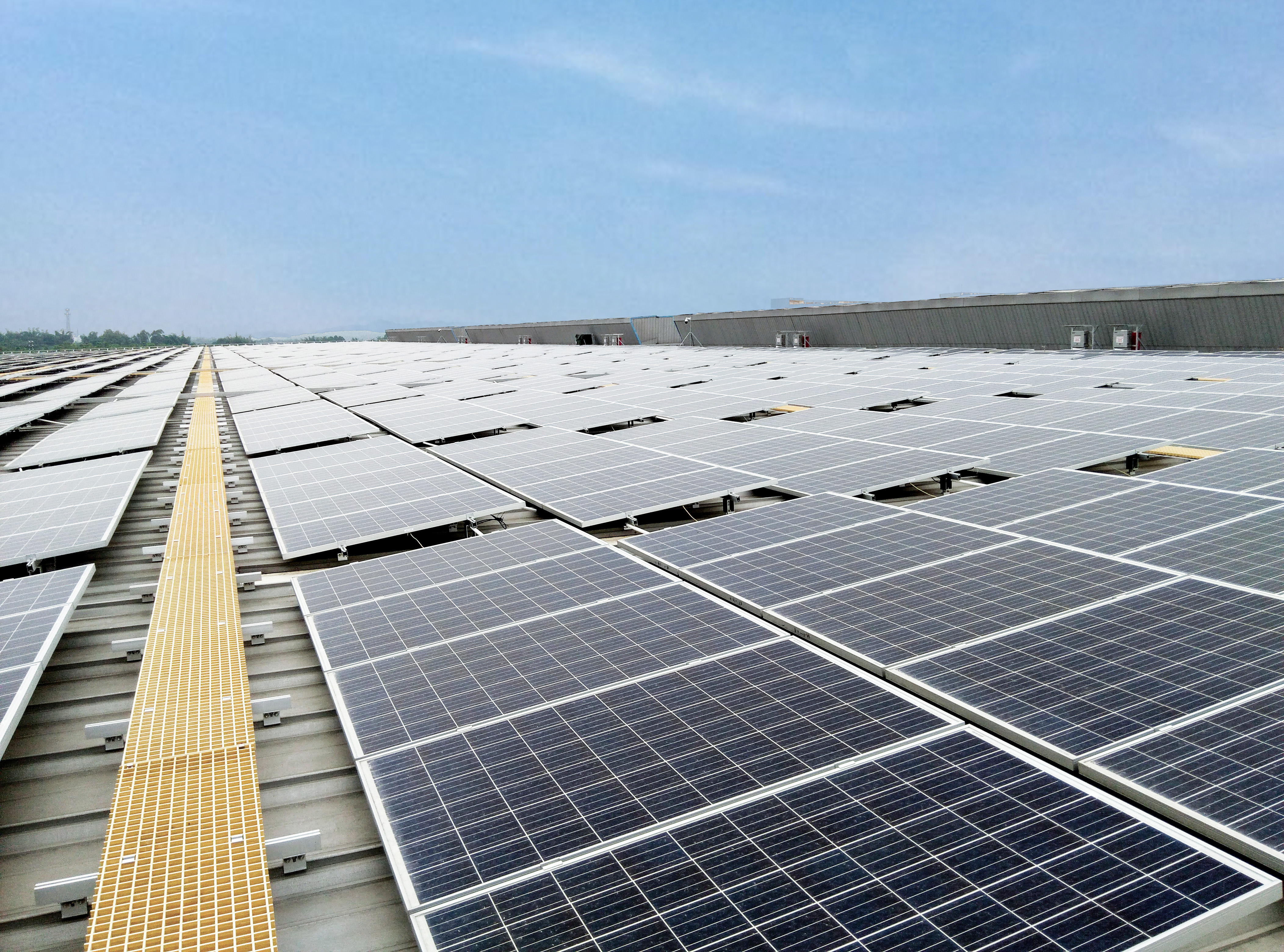 花花牛乳業(yè)集團(tuán)與國電河南新能源有限公司舉行光伏項目合作開發(fā)簽約儀式