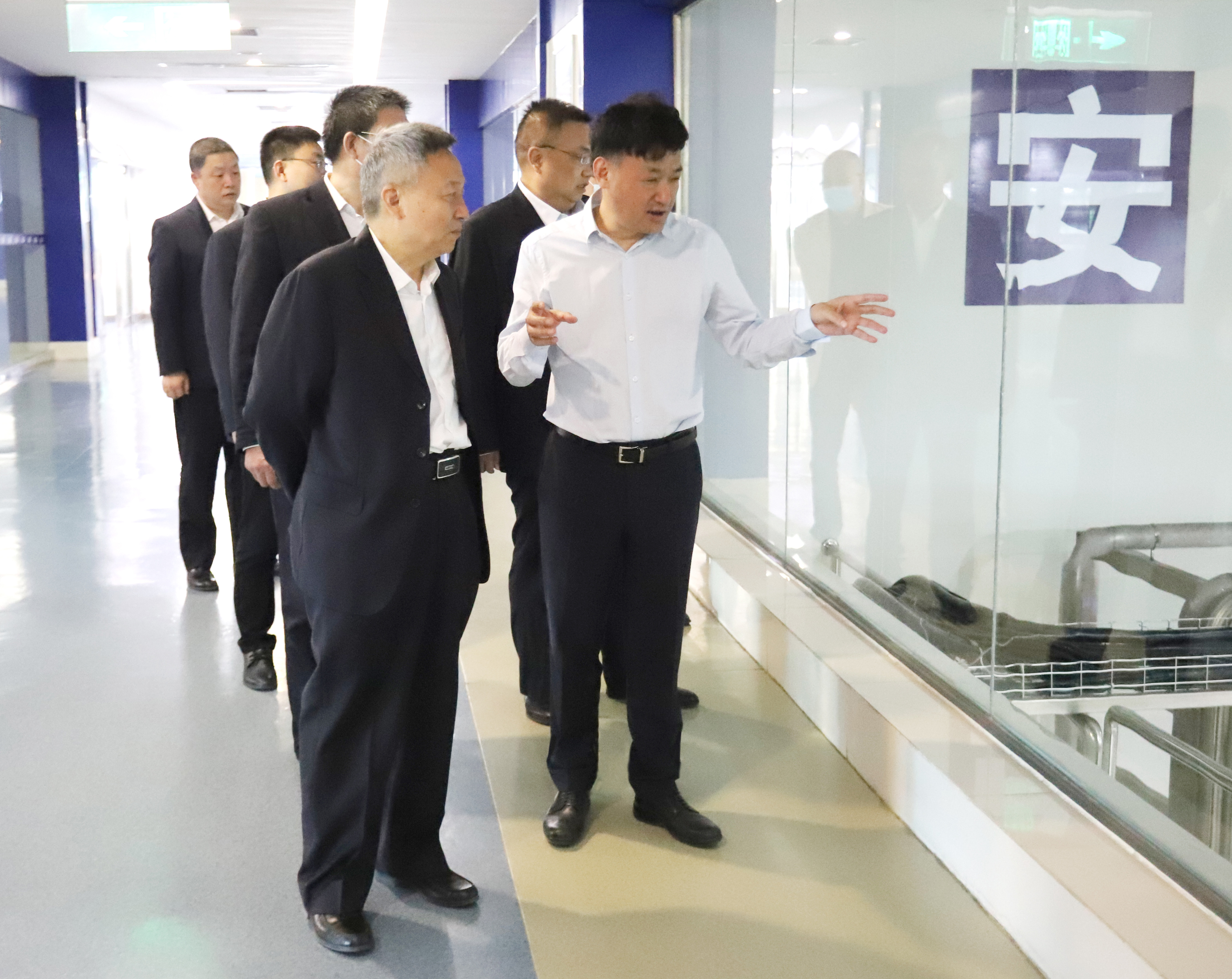 花花牛乳業(yè)集團(tuán)與國電河南新能源有限公司舉行光伏項目合作開發(fā)簽約儀式