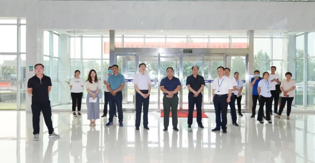 快訊 | 河南省人民政府食品安全委員會辦公室第三批食品安全示范區(qū)驗(yàn)收組領(lǐng)導(dǎo)蒞臨花花牛乳業(yè)集團(tuán)驗(yàn)收食品安全示范區(qū)建設(shè)情況