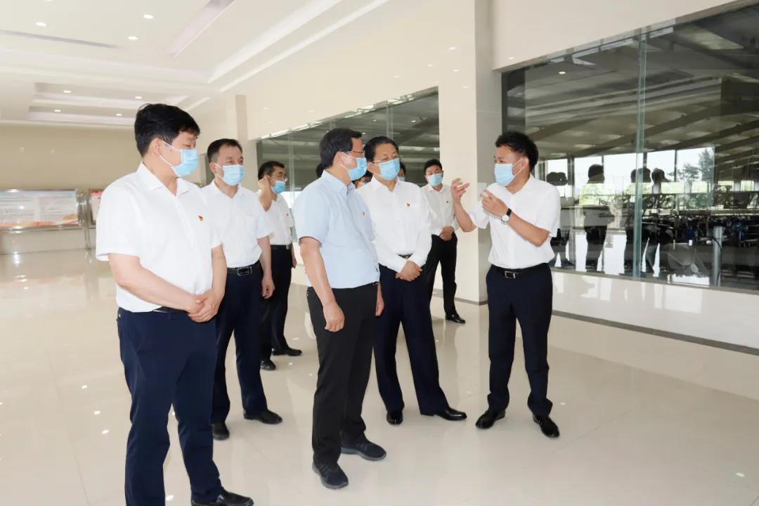 快訊 | 河南省委常委、省紀(jì)委書記、省監(jiān)委主任任正曉蒞臨花花牛乳業(yè)集團(tuán)新蔡瑞亞牧場調(diào)研