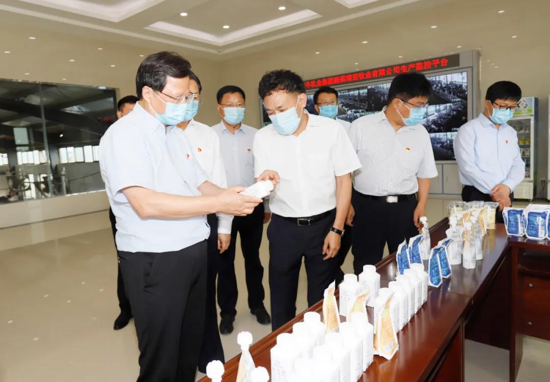 快訊 | 河南省委常委、省紀(jì)委書記、省監(jiān)委主任任正曉蒞臨花花牛乳業(yè)集團(tuán)新蔡瑞亞牧場調(diào)研