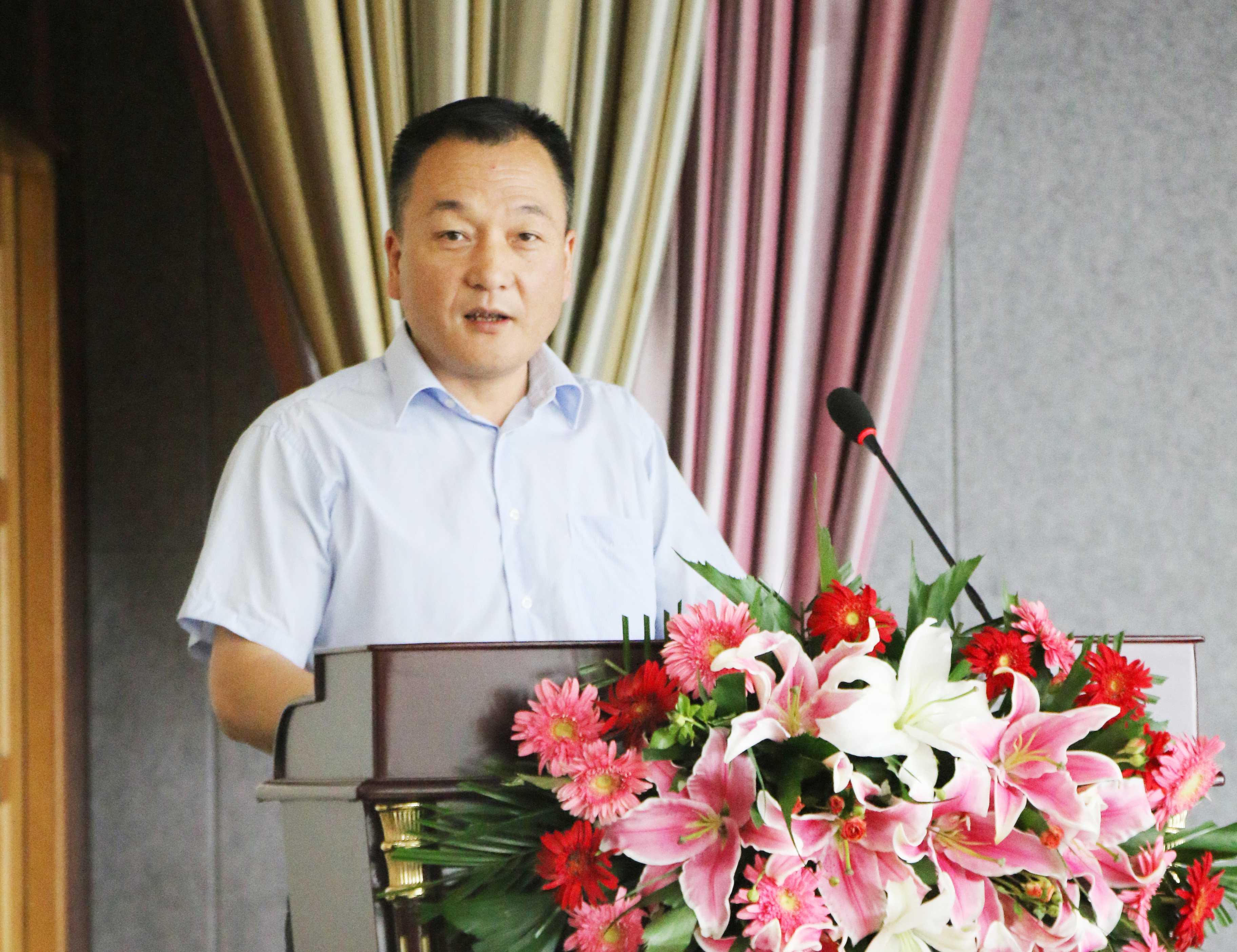 揚(yáng)帆再起航 | 花花牛乳業(yè)集團(tuán)養(yǎng)殖、飼料事業(yè)部2019上半年總結(jié)表彰暨下半年工作部署大會(huì)隆重召開(kāi)