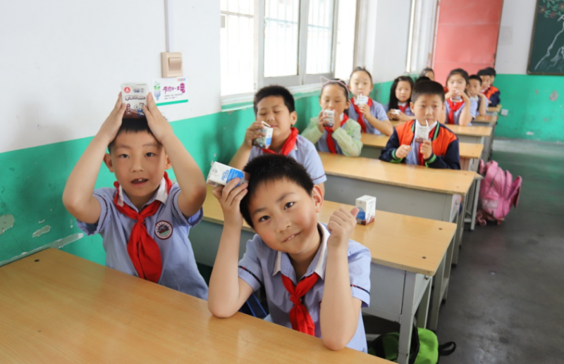 花花牛|六一關(guān)愛兒童，讓愛灑滿人間