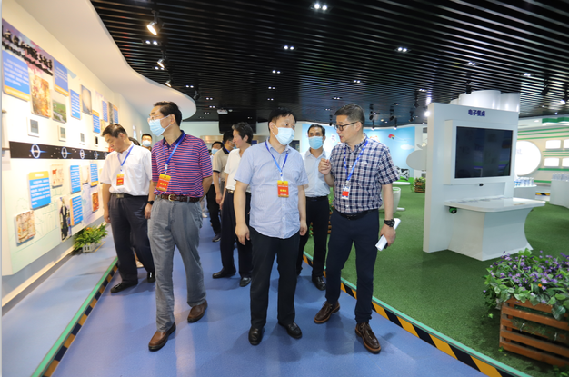 快訊 | 鄭州市人大代表蒞臨河南花花牛乳業(yè)集團參觀調(diào)研